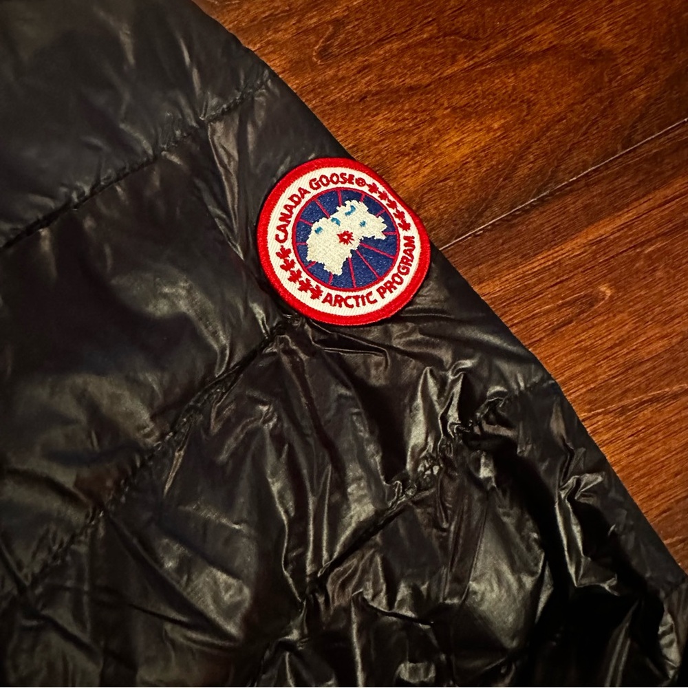 Canada Goose Men's Shiny Black Puffer Jacket - Picture 2 of 13